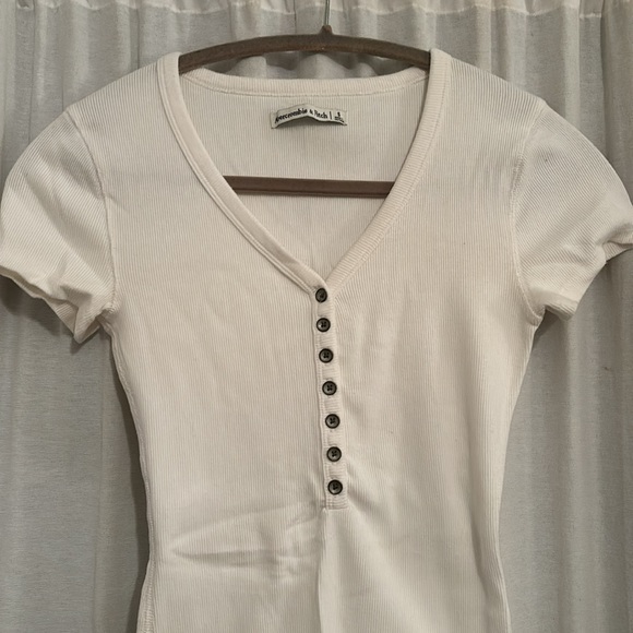 NWOT! ✨ Abercrombie Button Bodysuit - Picture 2 of 2